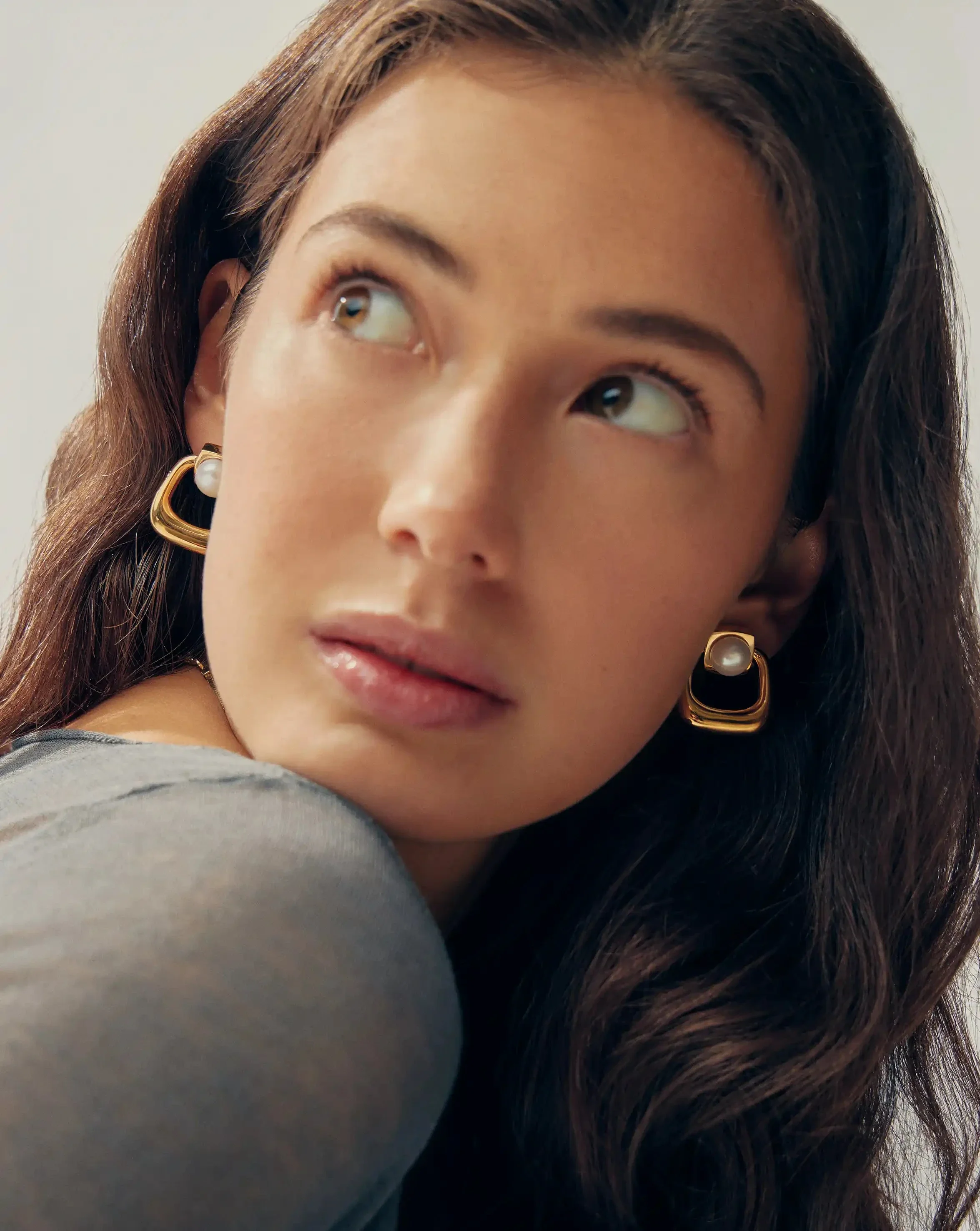 Button Pearl Statement Stud Earrings  | 18ct Gold Plated/Pearl - Image 2