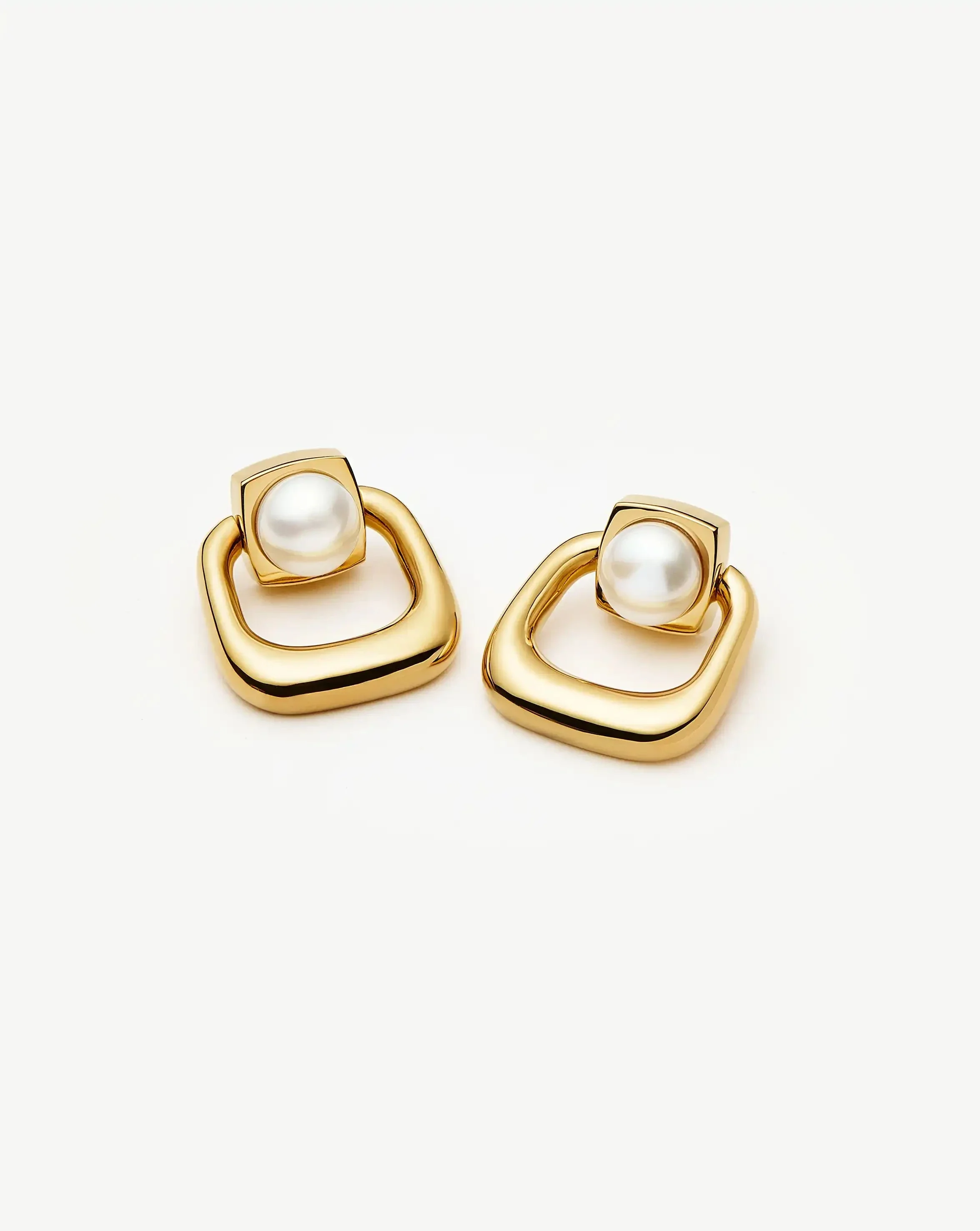 Button Pearl Statement Stud Earrings  | 18ct Gold Plated/Pearl - Image 4