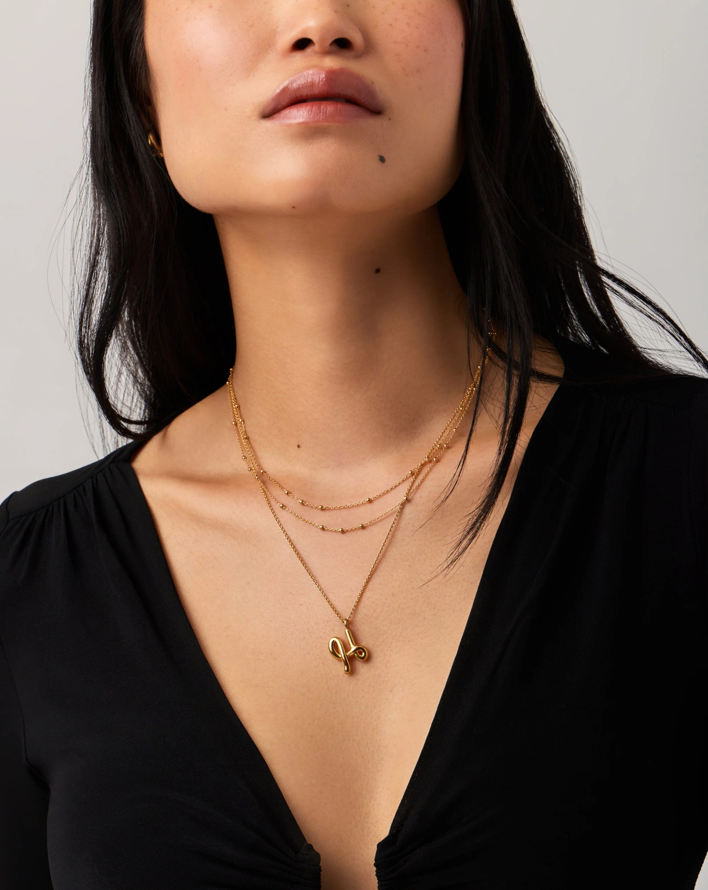 Curly Molten Initial Pendant Necklace - H | 18ct Gold Vermeil - Image 3