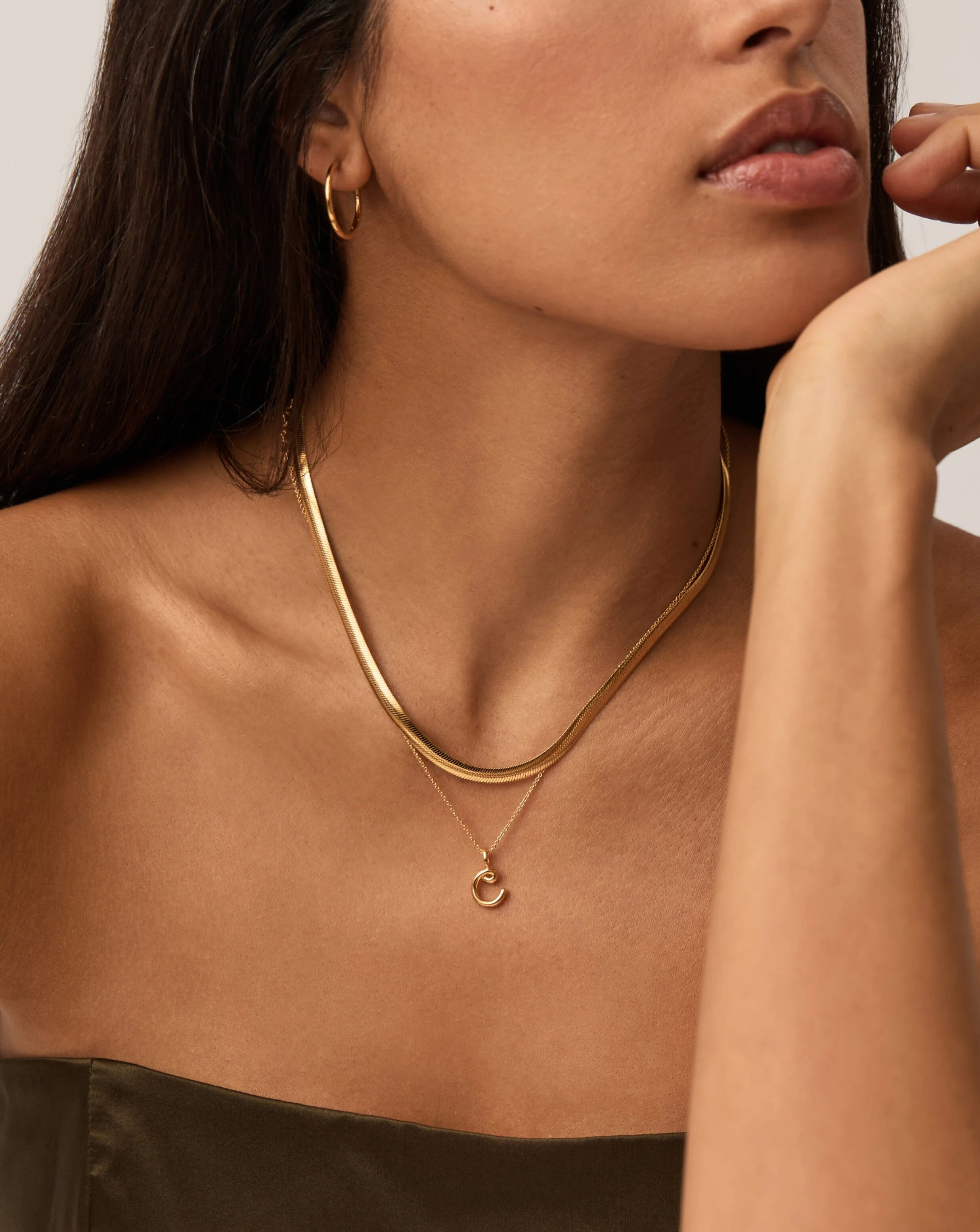 Curly Molten Mini Initial Necklace - C | 18ct Gold Vermeil - Image 3