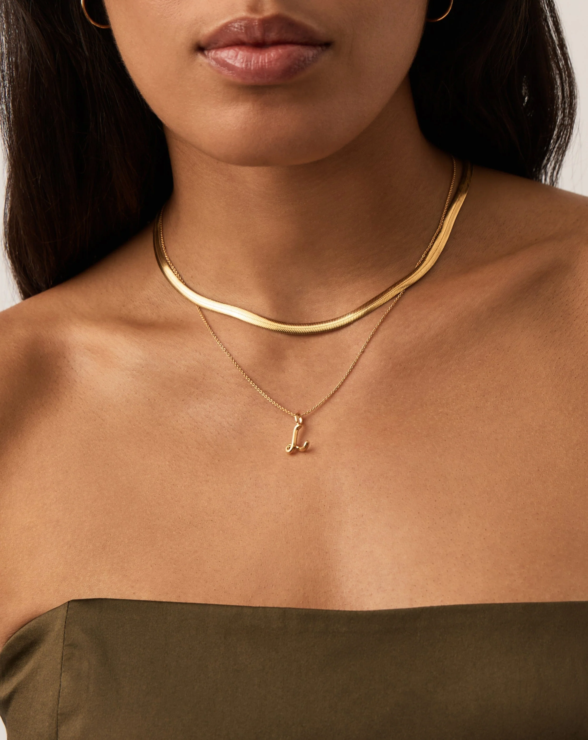 Curly Molten Mini Initial Necklace - L | 18ct Gold Vermeil - Image 3