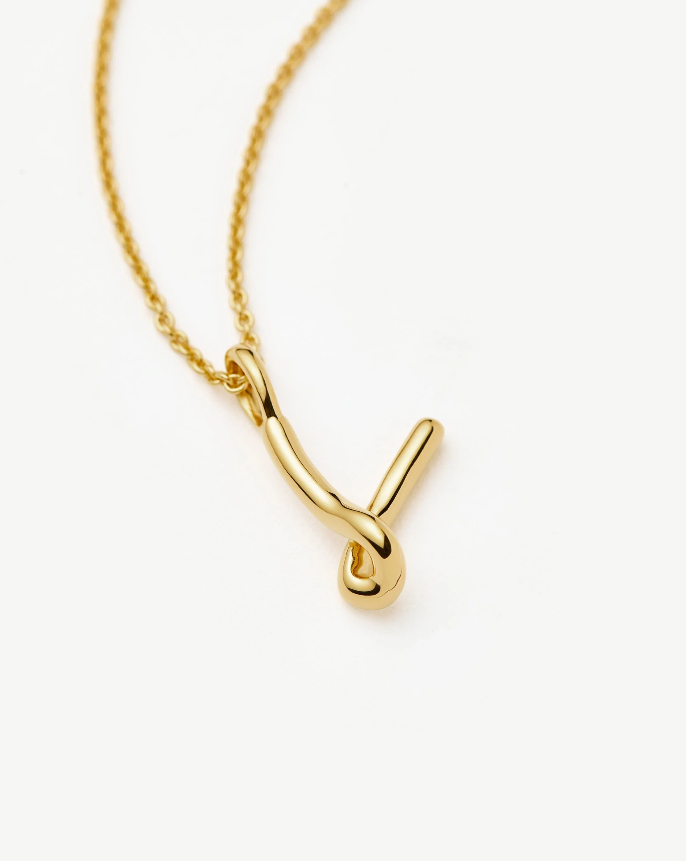 Curly Molten Mini Initial Necklace - V | 18ct Gold Vermeil - Image 2