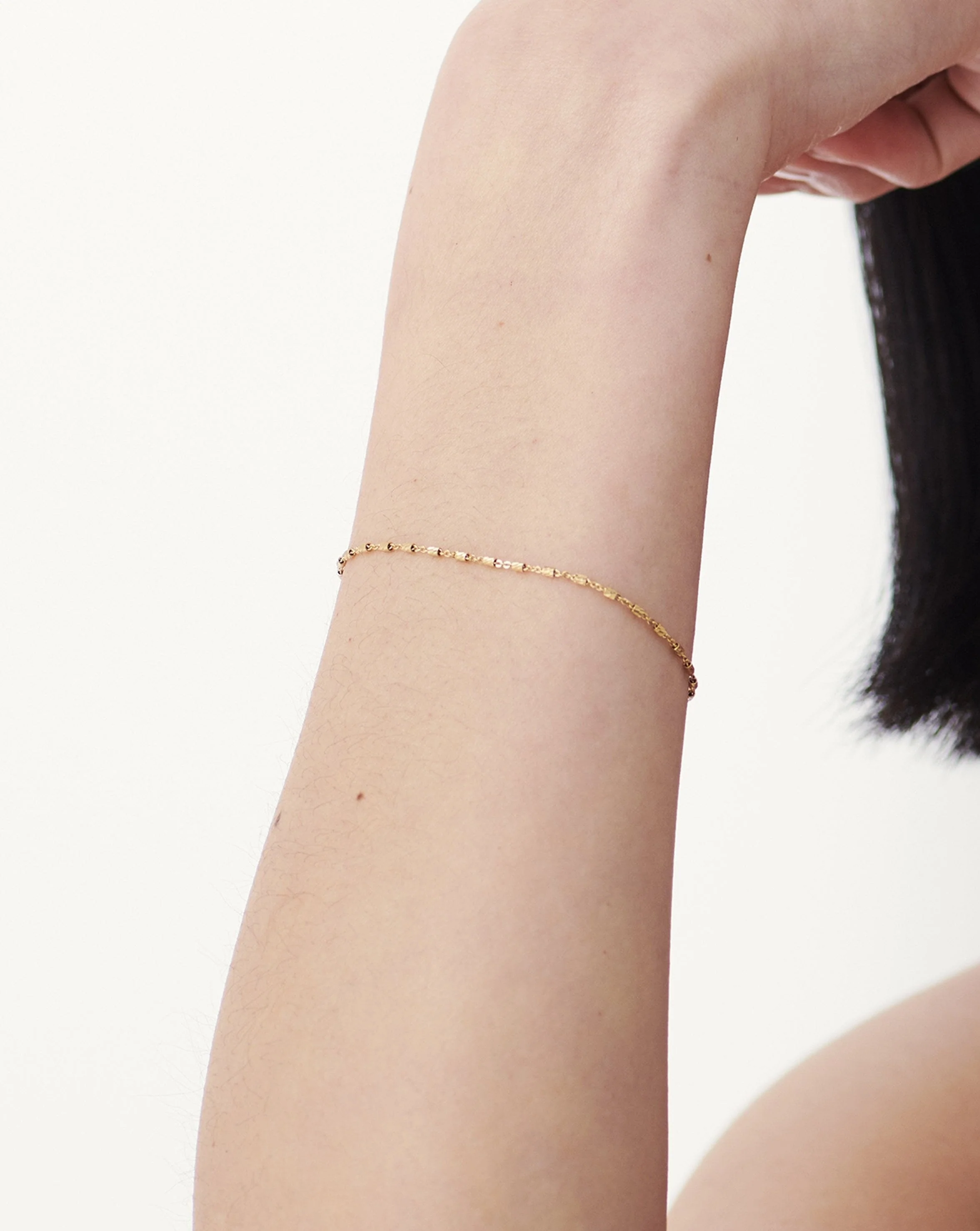 Solid Gold Vervelle Chain Bracelet - Image 3