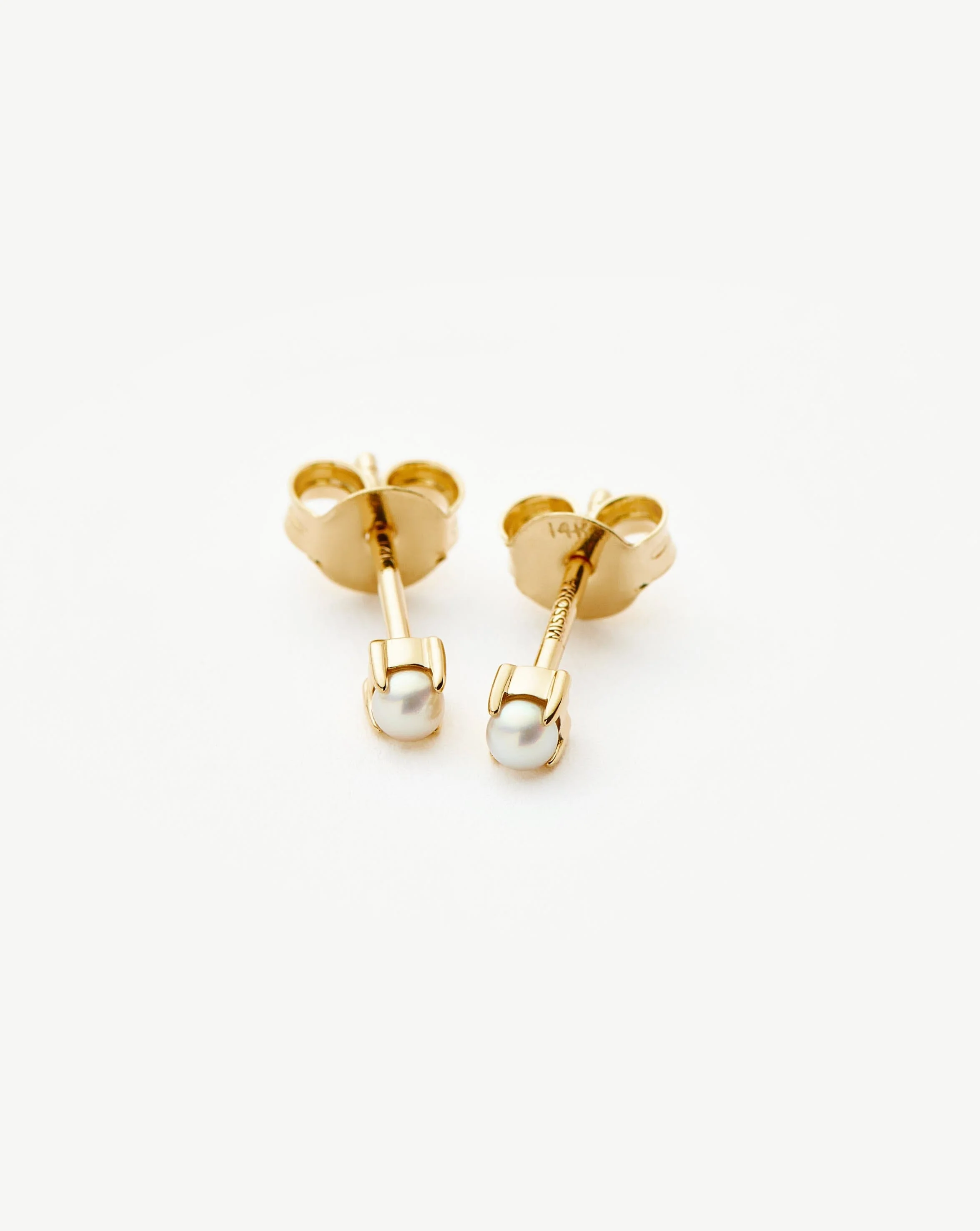 Solid Gold Pearl Stud Earrings | 14ct Solid Gold/Pearl - Image 4