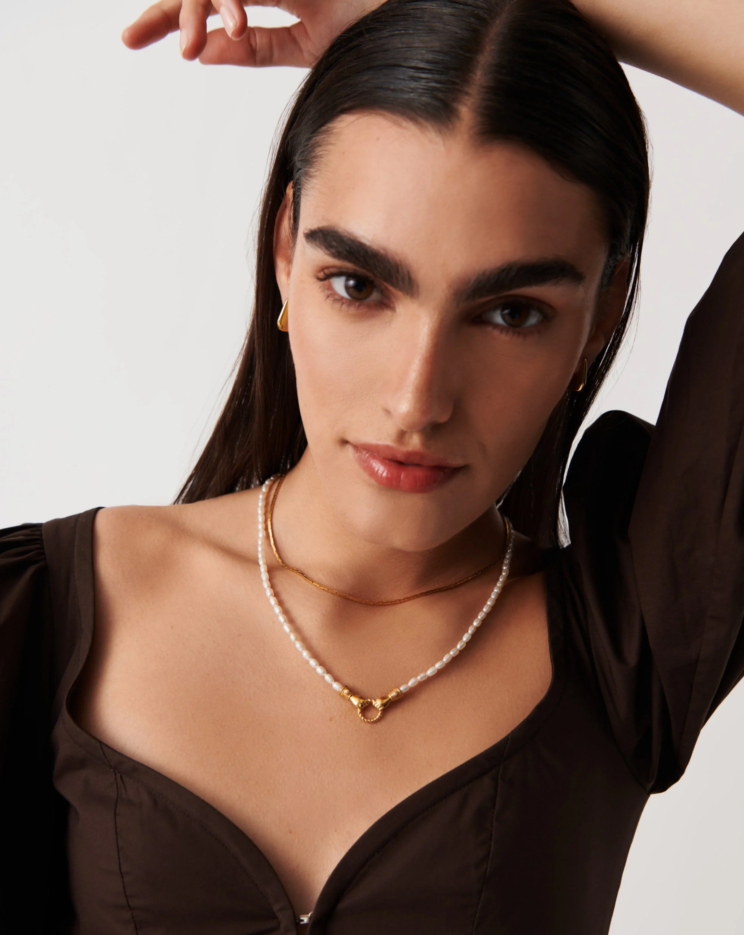 Harris Reed Medium In Good Hands Pearl Pendant Necklace - Image 6