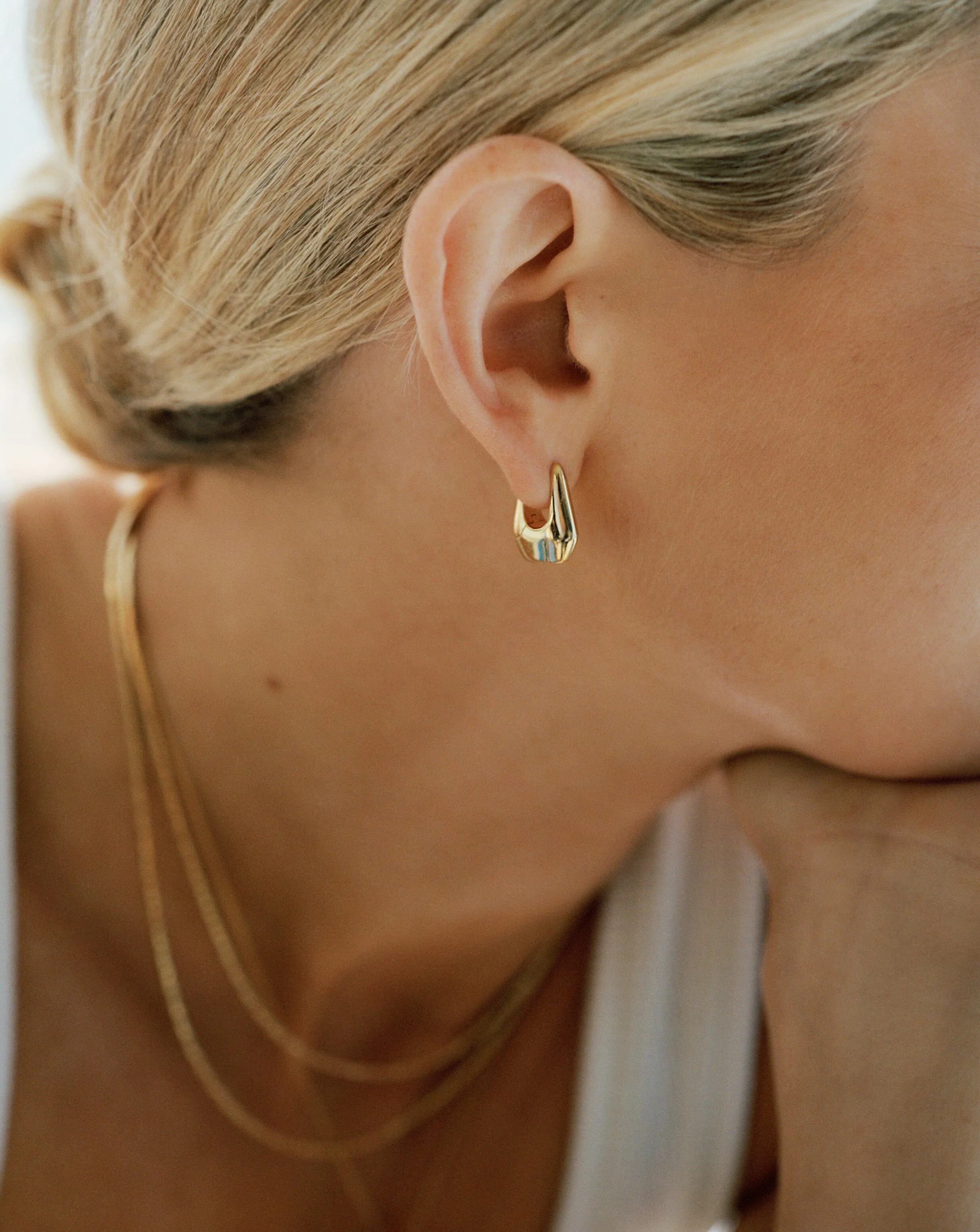 Lucy Williams Arco Small Hoop Earrings | 18ct Gold Vermeil - Image 2