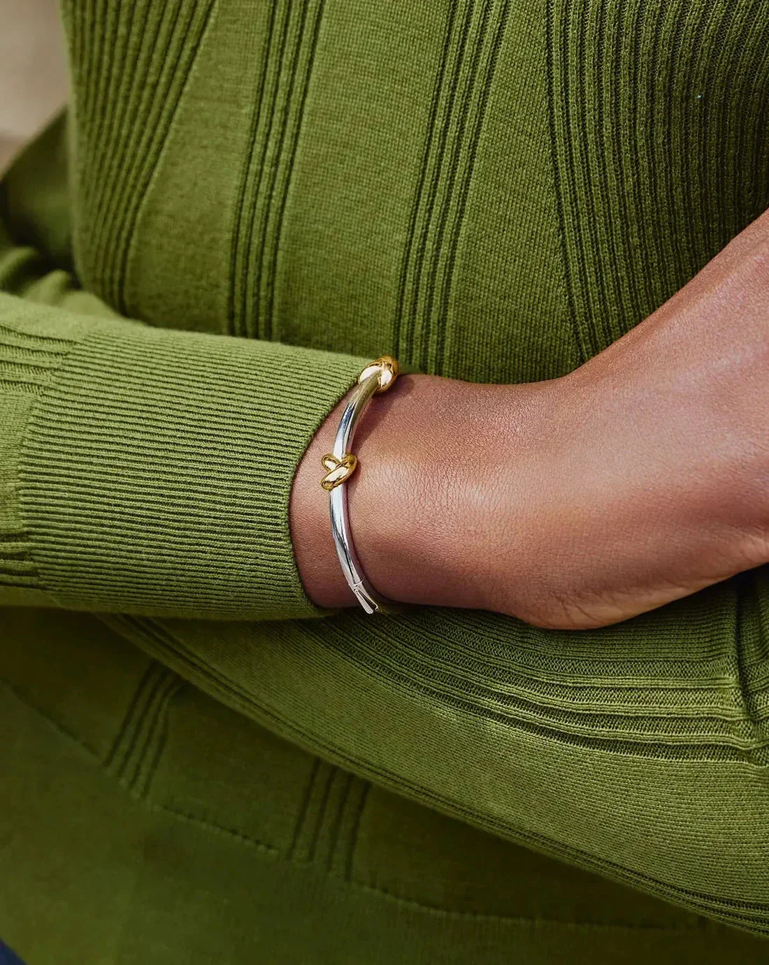 Lucy Williams Knot Hinged Bangle & Hoops Set | Mixed Metal - Image 6