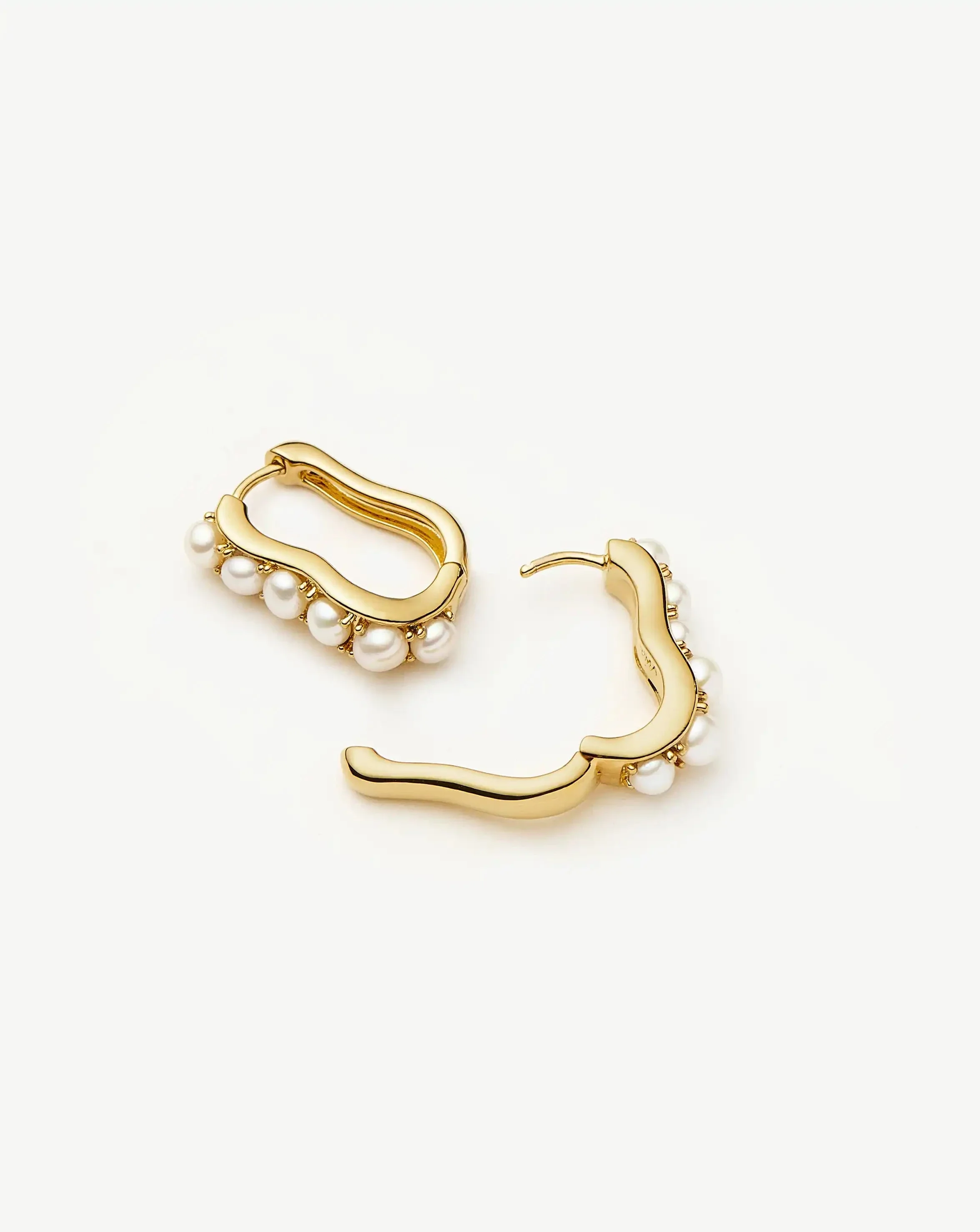 Pearl Wave Small Hoop Earrings | 18ct Gold Plated/Pearl - Image 5