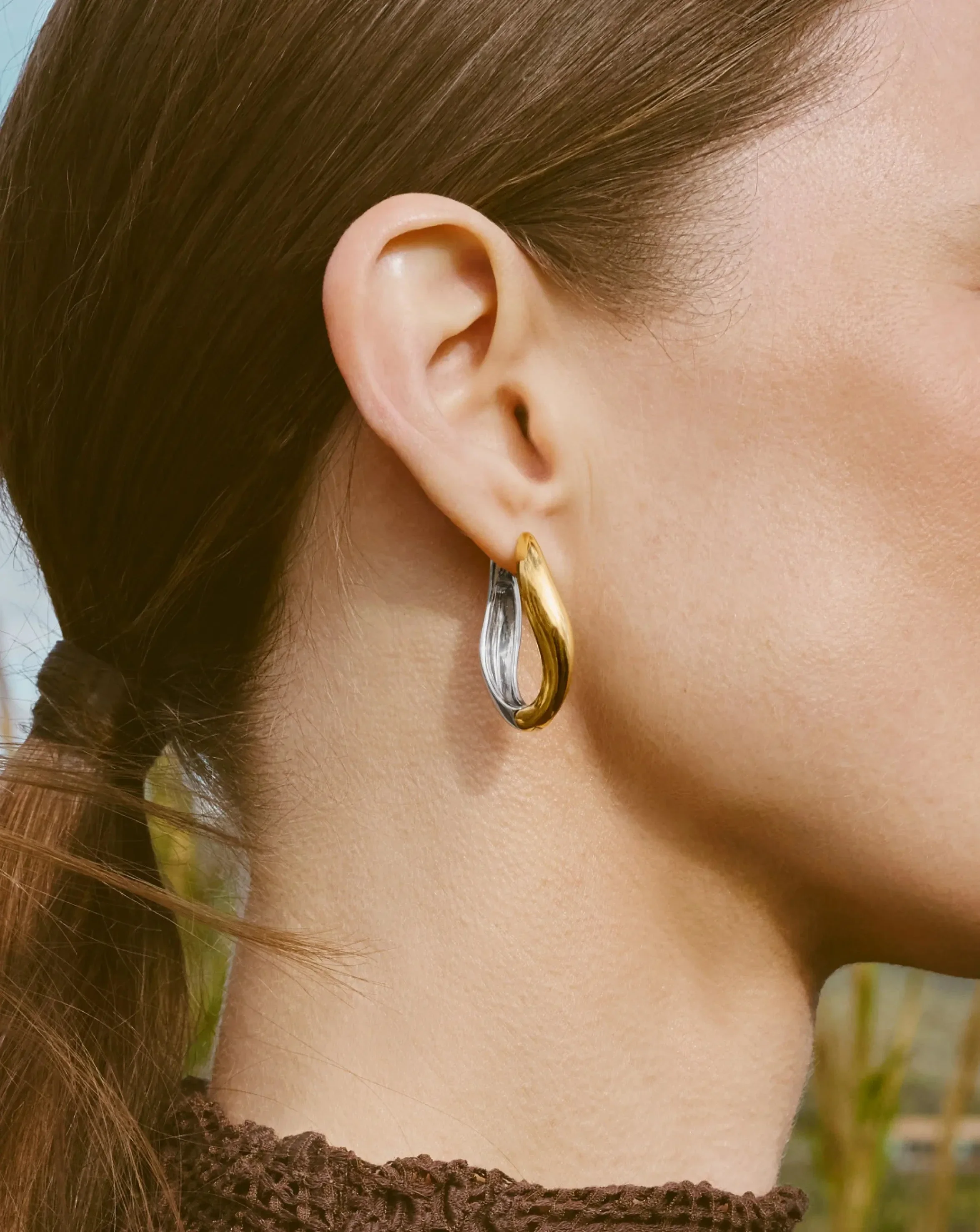 Savi Signature Medium Hoop Earrings | Mix Metal - Image 2