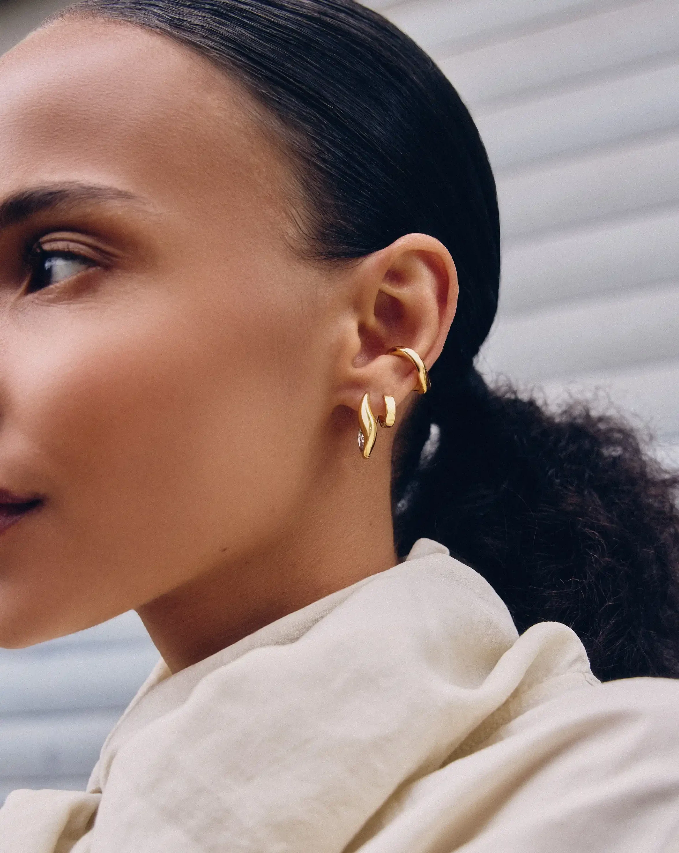 Savi Signature Small Hoop Earrings | Mix Metal - Image 3