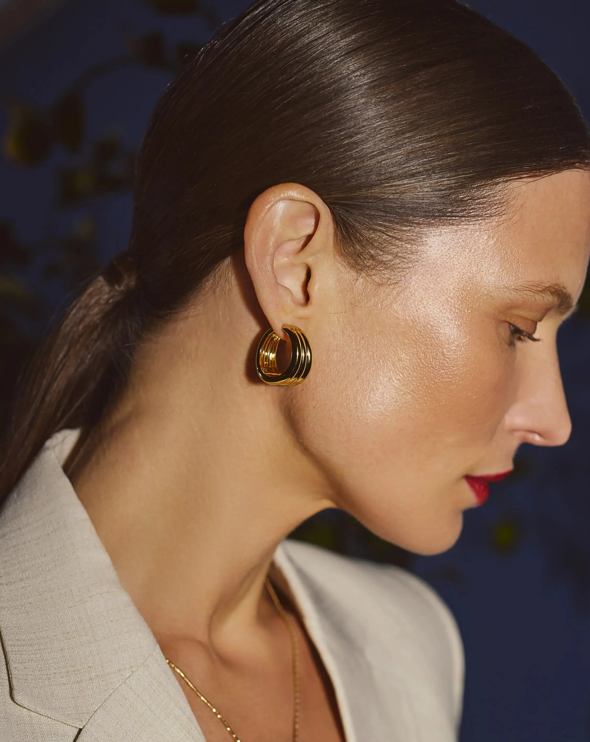 Savi Triple Ridge Medium Hoop Earrings | 18ct Gold Plated - Image 2